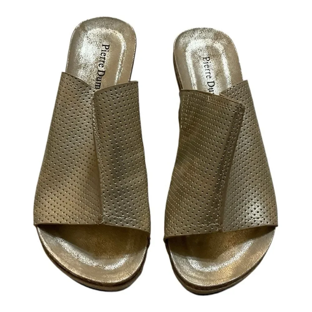 Pierre Dumas metallic gold wedges 6 1/2